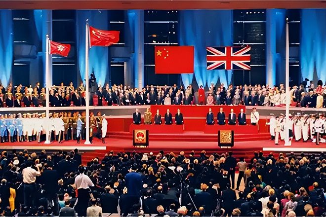 人威胁拒还香港：中国人打仗是不怕死的AG真人国际网站1982年撒切尔夫(图11)