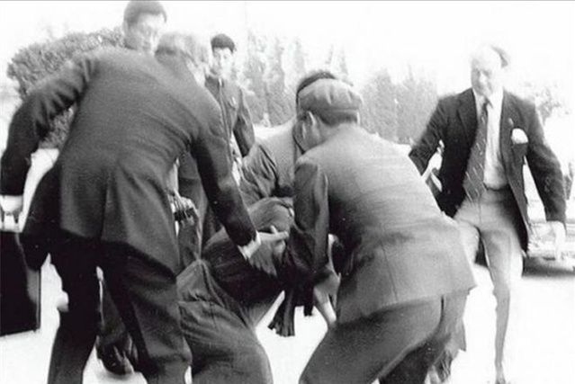 人威胁拒还香港：中国人打仗是不怕死的AG真人国际网站1982年撒切尔夫(图17)